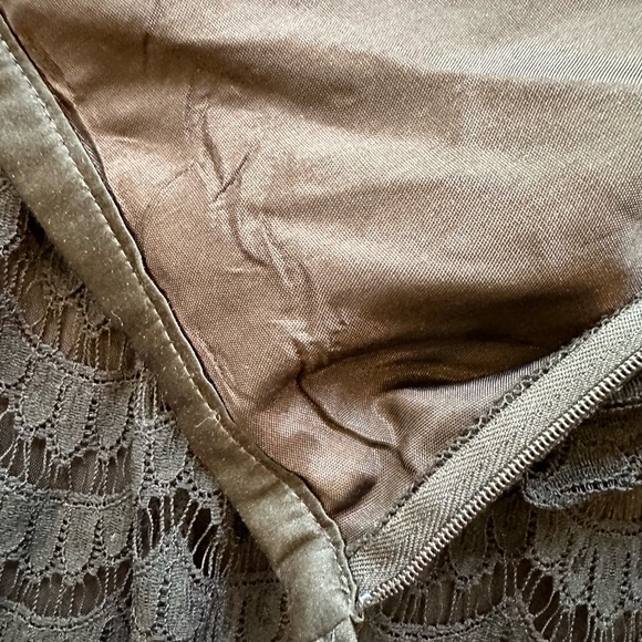 Trina Turk Los Angeles Black Lace Black Lace Overlay Lined skirt - Picture 5 of 14